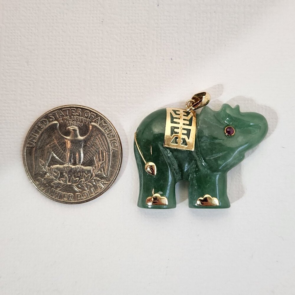 Fluffy 14K Gold Ruby Eye Carved Genuine Jade Elephant Pendant 80s Original